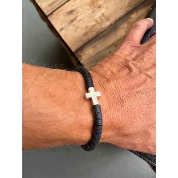 Holy Cross Black Heishi Bracelet - Picture 3 of 4